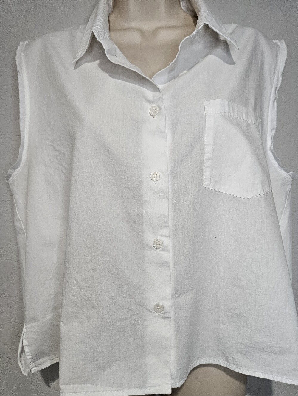 EUC Lucky Brand White Sleeveless Button-Down Shirt L